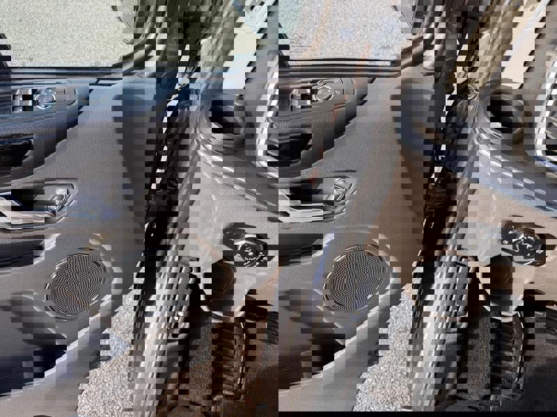 Image Ford TRANSIT/TOURNEO CUSTOM COMBI 320 1.0 125 L1 Tourneo Hybrid Titanium GPS Caméra Carplay 8 places Régul Clim auto Gtie 1 an